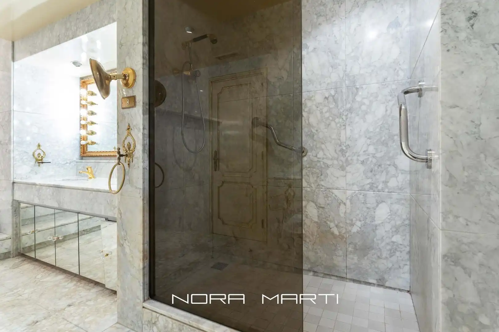 Bathroom of Flat for rent in Barcelona