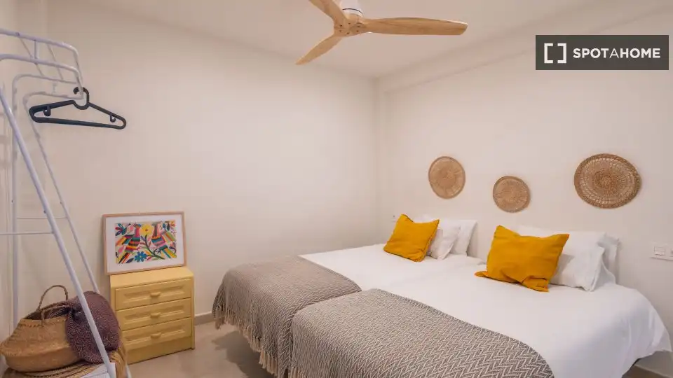 Dormitori de Apartament per a compartir en Málaga amb Aire condicionat, Calefacció i Terrassa