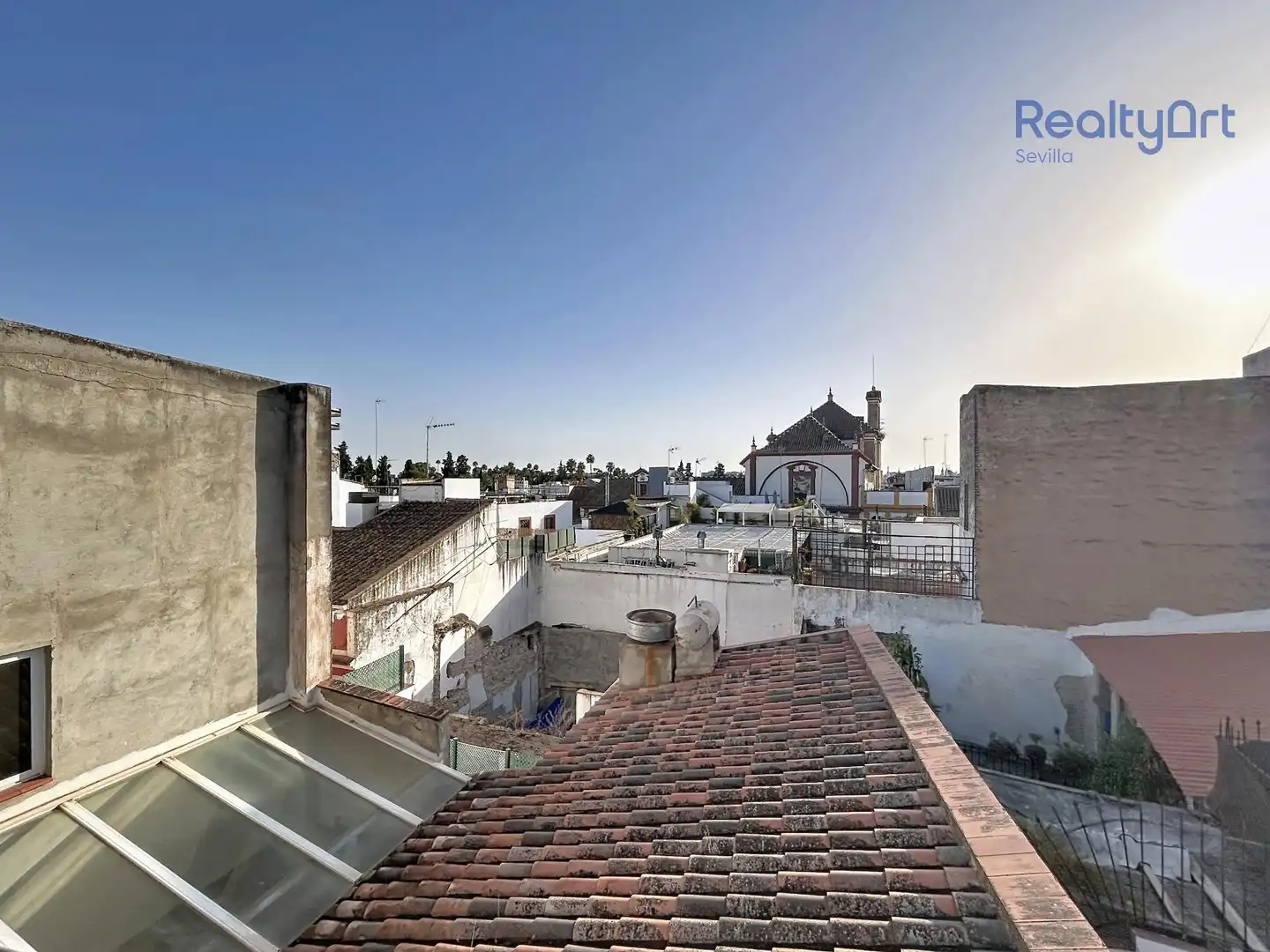 Vista exterior de Àtic en venda en Sevilla amb Aire condicionat, Calefacció i Parquet