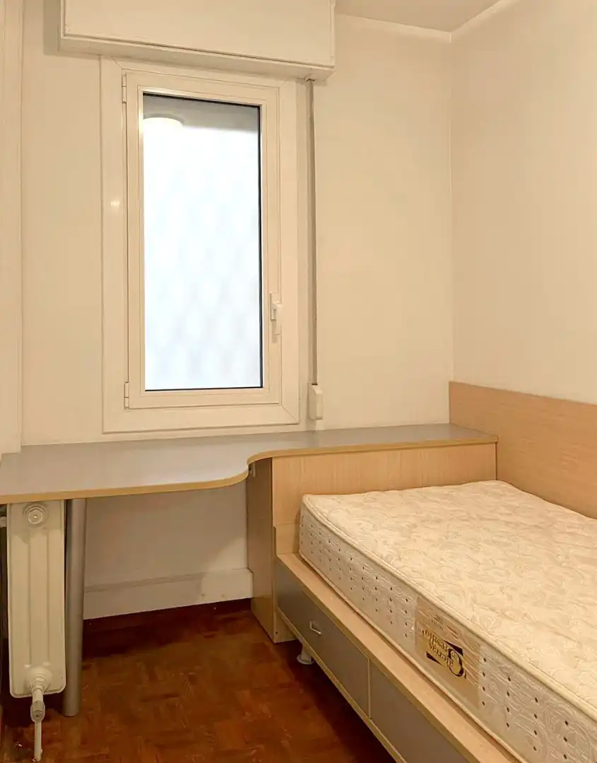 Schlafzimmer von Wohnung zum Verkauf in Barcelona mit Klimaanlage und Gemeinschaftspool