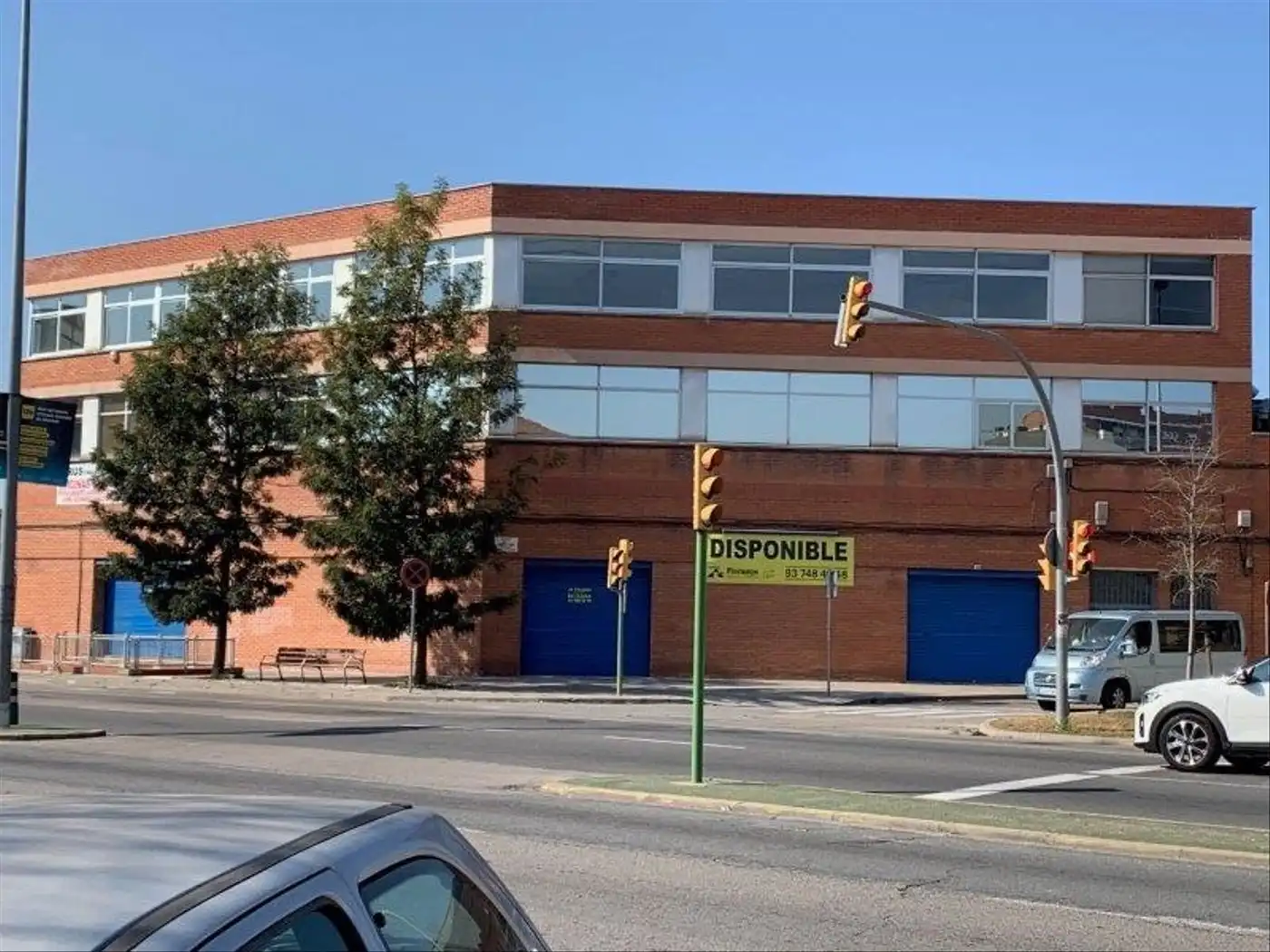 Vista exterior de Oficina de lloguer en Sabadell amb Aire condicionat, Calefacció i Traster