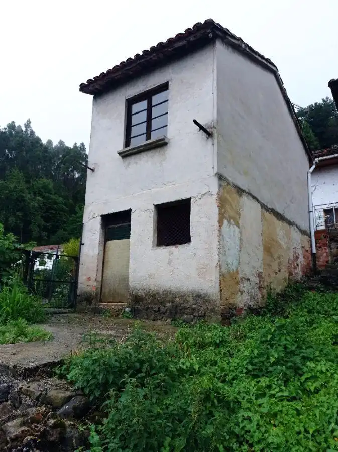 Vista exterior de Casa o xalet en venda en Sariego amb Traster