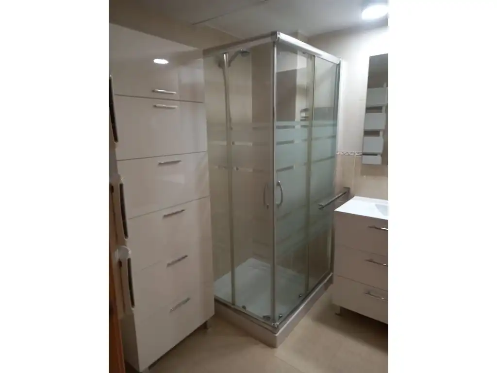 Bathroom of Flat for rent in Paterna