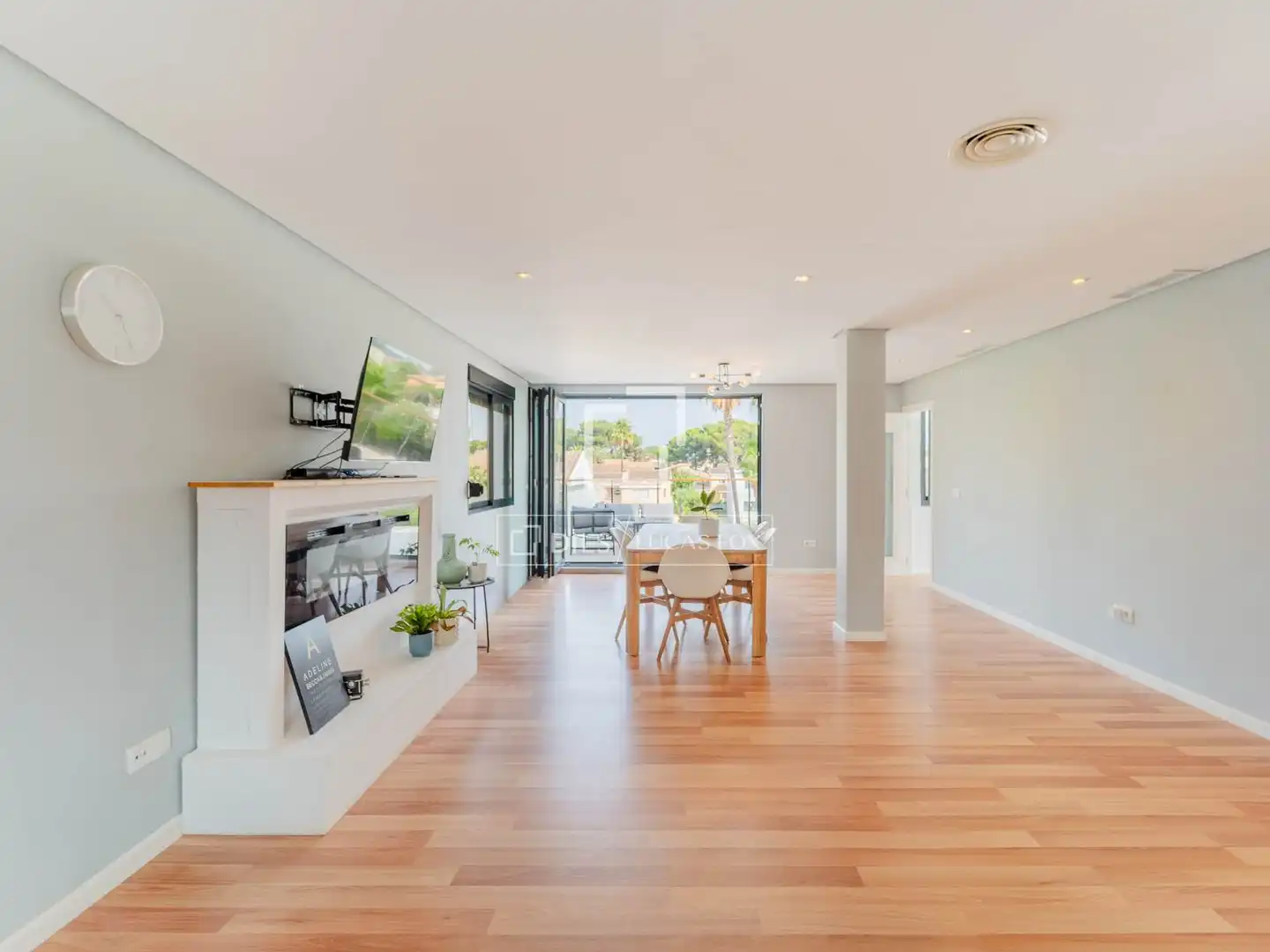 Sala de estar de Casa o chalet en venta en L'Eliana con Aire acondicionado, Calefacción y Jardín privado