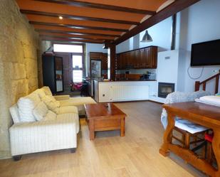 Sala d'estar de Casa o xalet en venda en As Neves   amb Terrassa