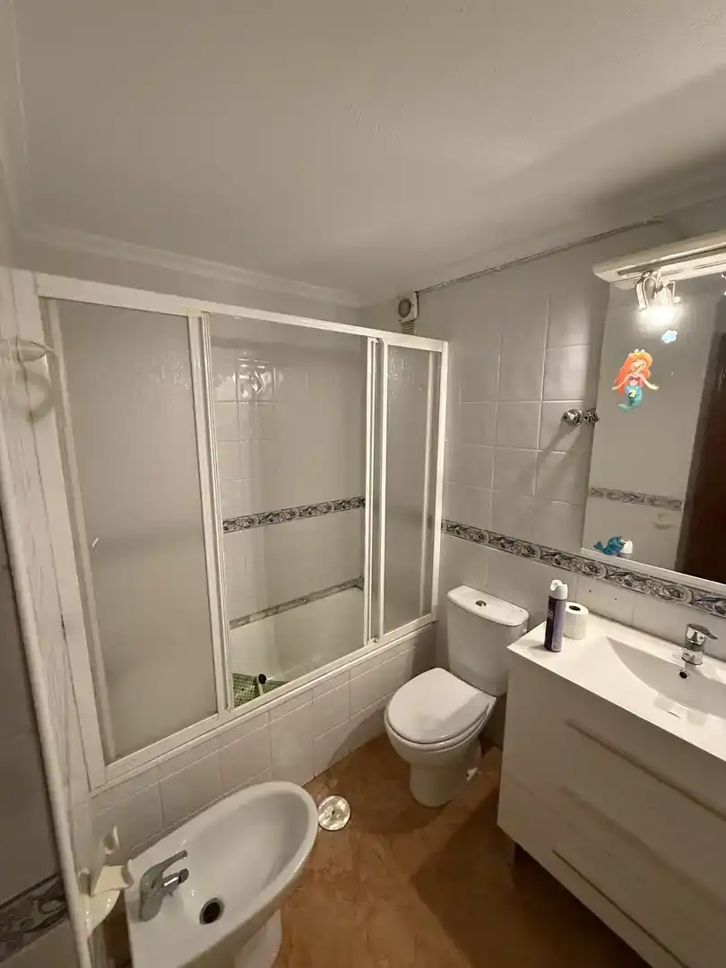 Bany de Pis en venda en Torrevieja amb Aire condicionat i Balcó