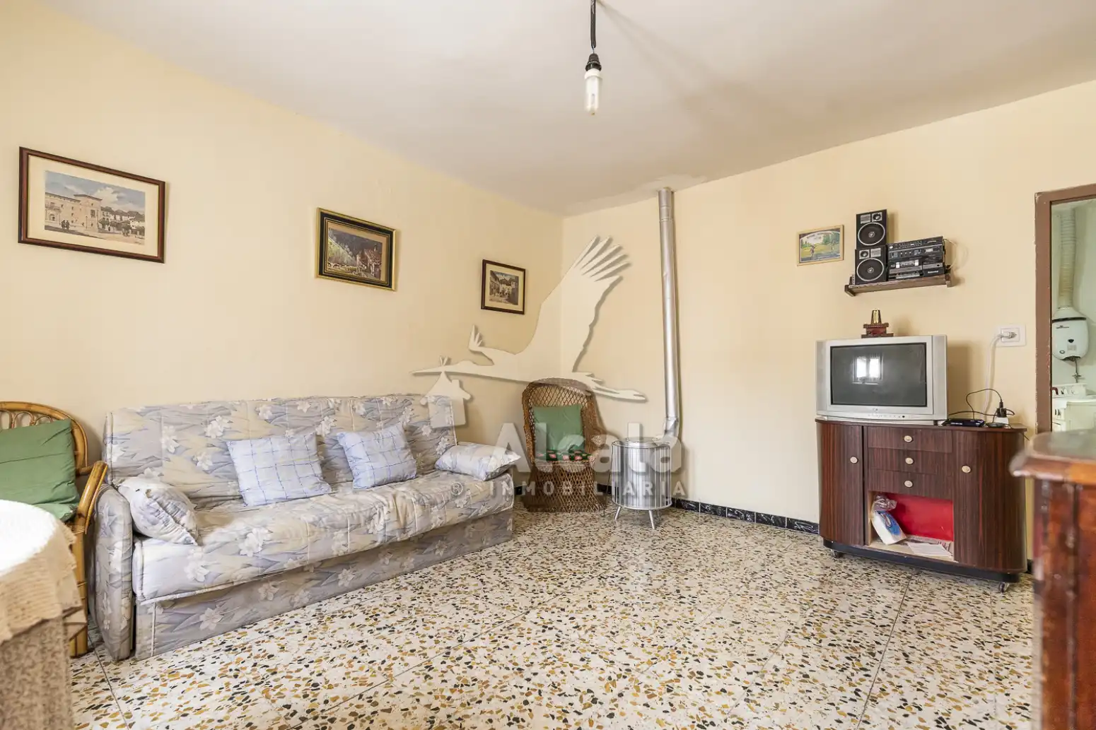 Sala d'estar de Casa o xalet en venda en Pastrana amb Calefacció