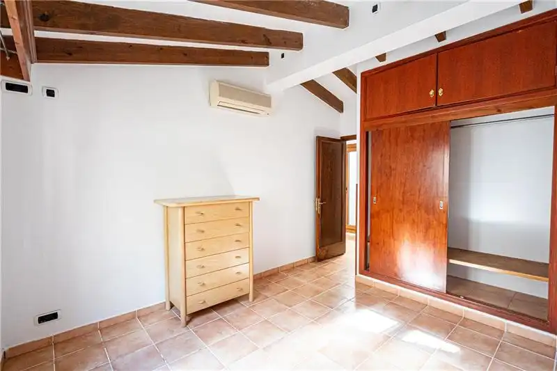 Schlafzimmer von Erdgeschoss zum Verkauf in Pollença mit Klimaanlage und Terrasse