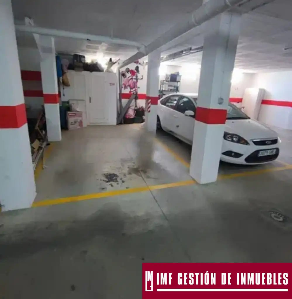 Parking de Casa o chalet en venta en Nerja con Jardín privado, Terraza y Piscina comunitaria
