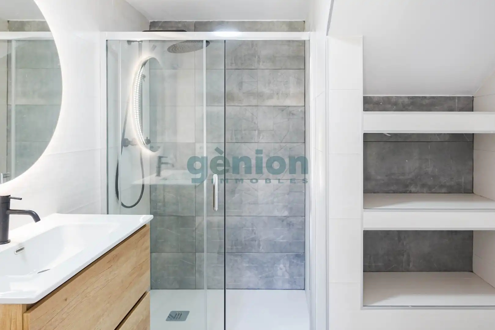 Baño de Piso en venta en Girona con Aire acondicionado y Calefacción