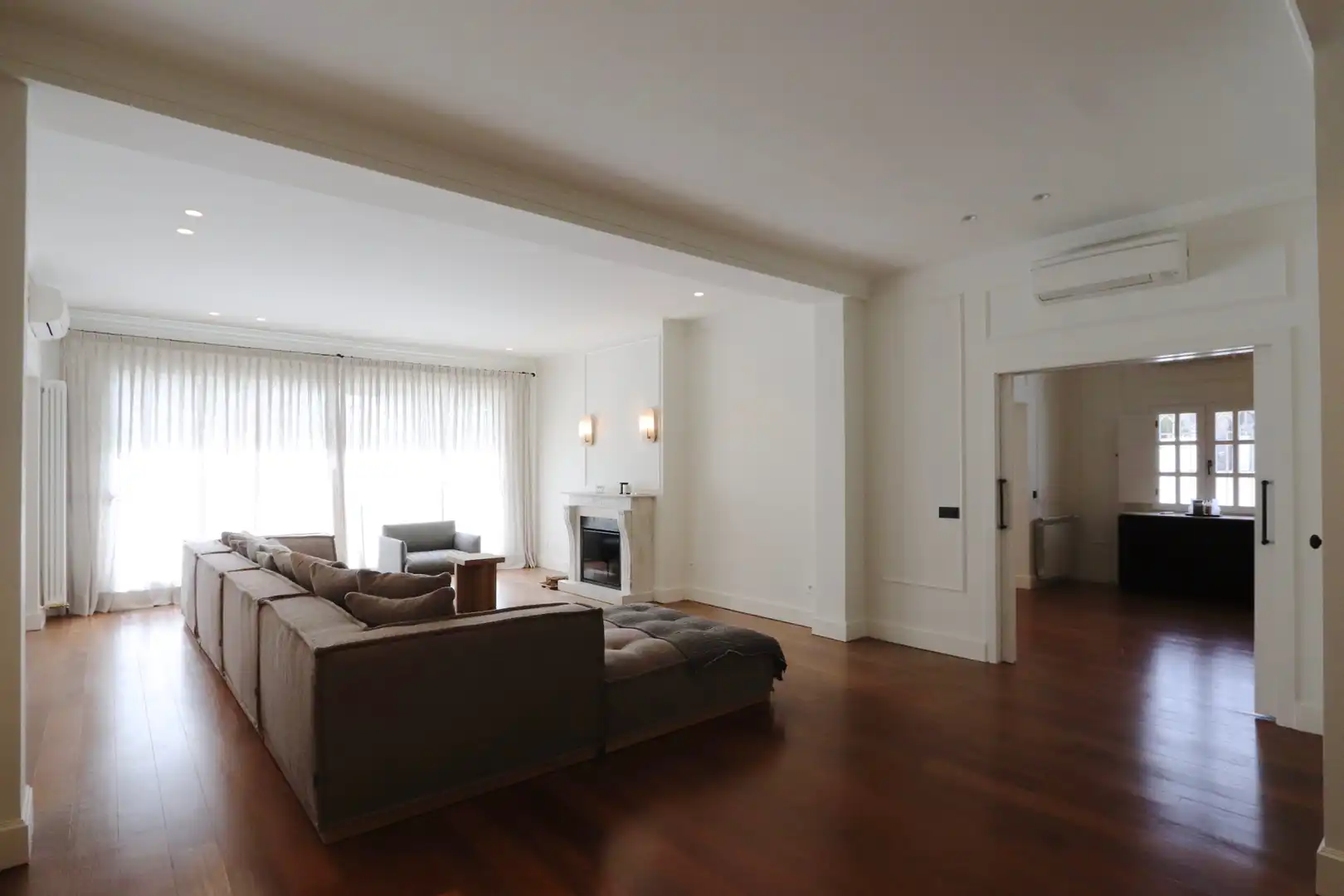 Sala d'estar de Casa o xalet de lloguer en Madrid amb Aire condicionat, Calefacció i Jardí privat