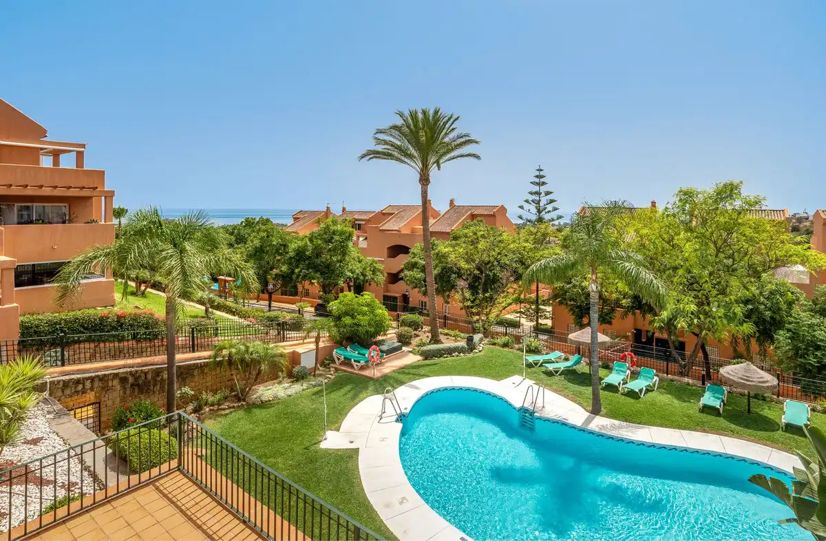 Piso con ascensor en venta en Elviria - Cabopino