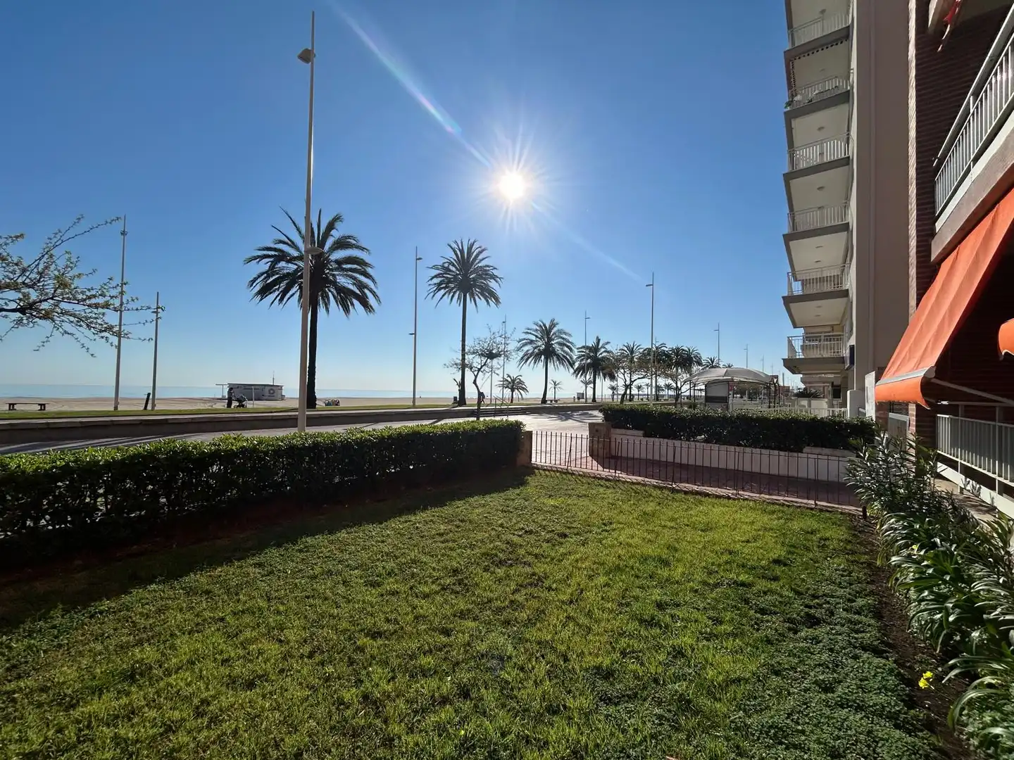 Vista exterior de Apartament en venda en Gandia amb Aire condicionat, Terrassa i Moblat