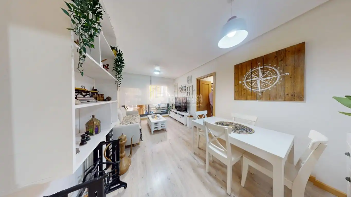 Vista exterior de Piso en venta en Azuqueca de Henares con Aire acondicionado, Calefacción y Parquet