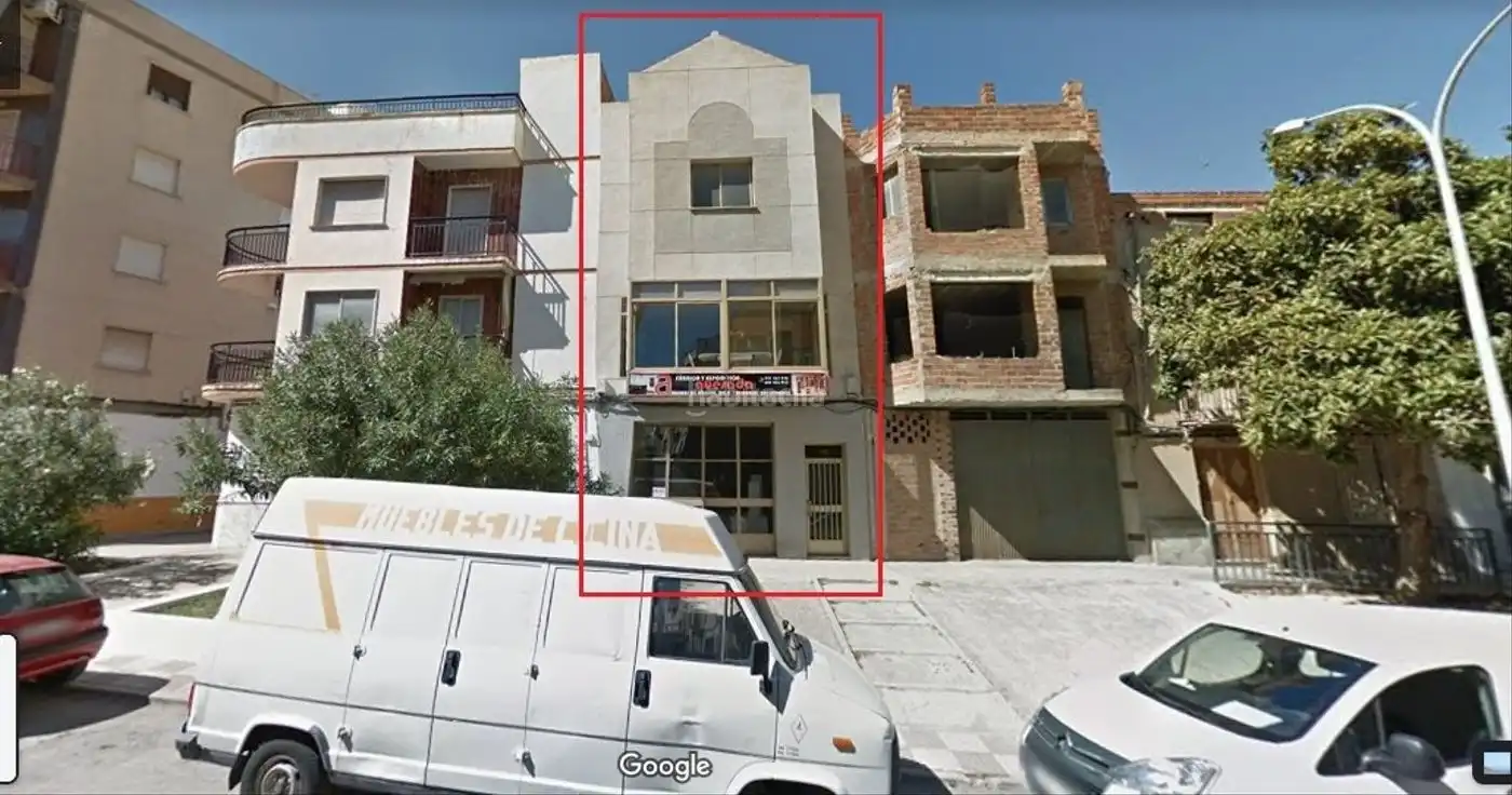 Casa en venda a Avenida Constitucion 189