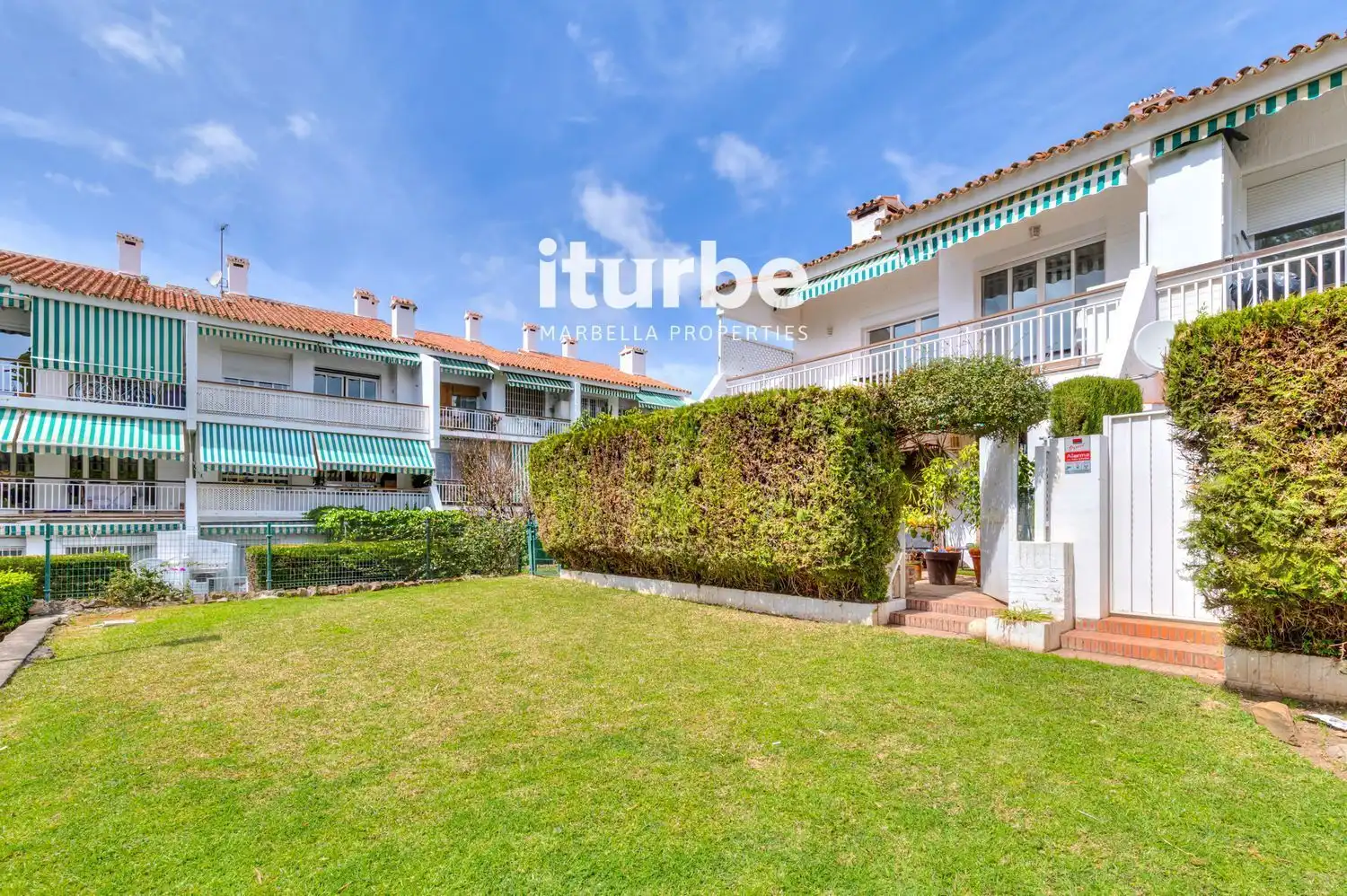 Jardín de Piso en venta en Marbella con Aire acondicionado, Terraza y Piscina