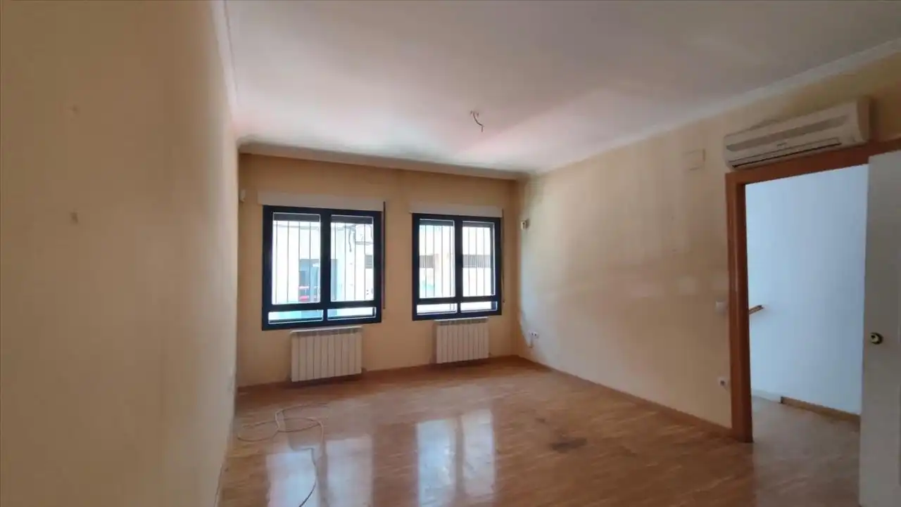Piso en venta en Ciudad Real con Calefacción, Parquet y Trastero