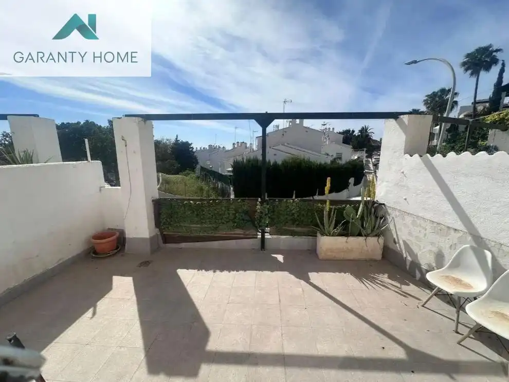 Vista exterior de Dúplex de lloguer en Torremolinos amb Calefacció, Jardí privat i Terrassa