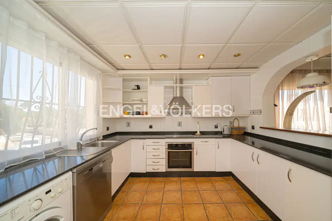 Cocina de Casa o chalet en venta en La Nucia con Aire acondicionado, Jardín privado y Piscina