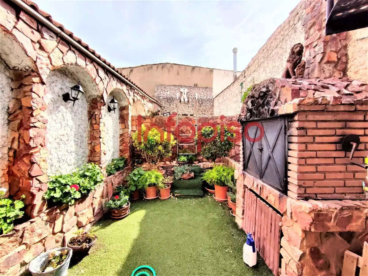 Casa con terraza en venta en Valdepeñas