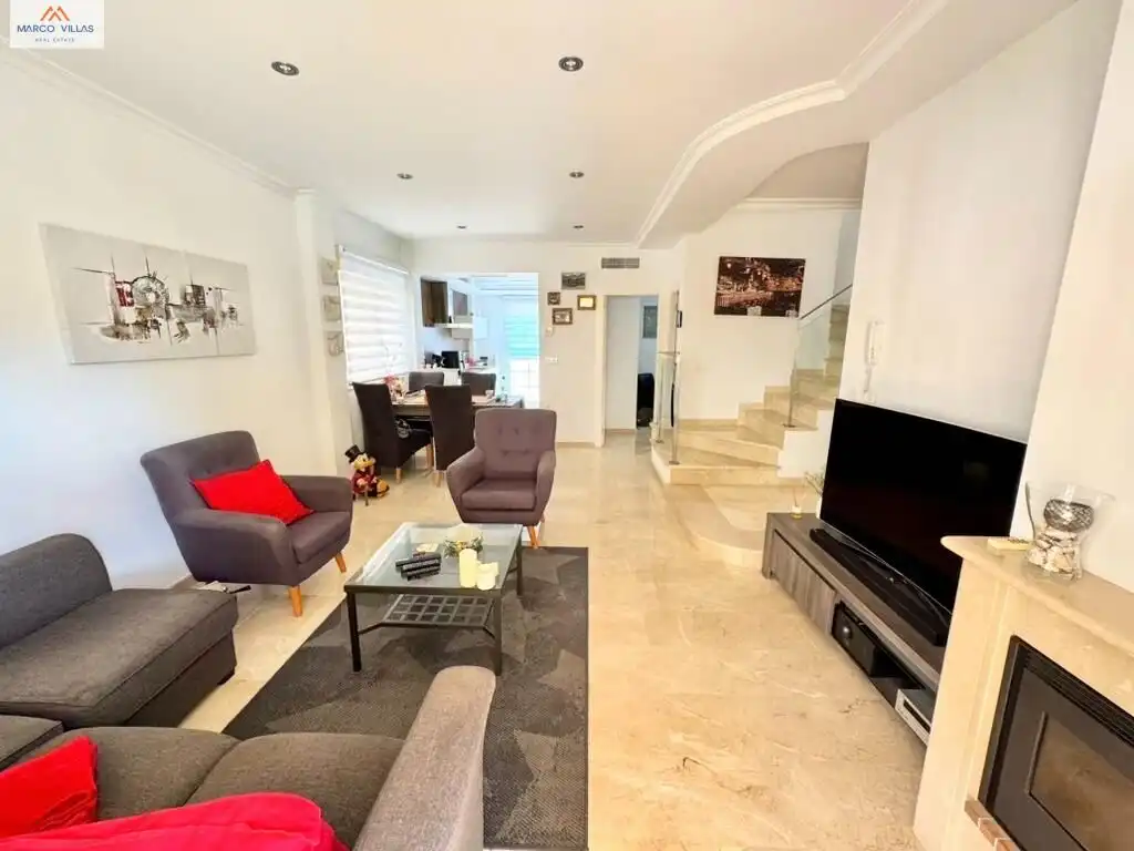 Sala d'estar de Casa o xalet en venda en San Fulgencio amb Aire condicionat, Jardí privat i Balcó