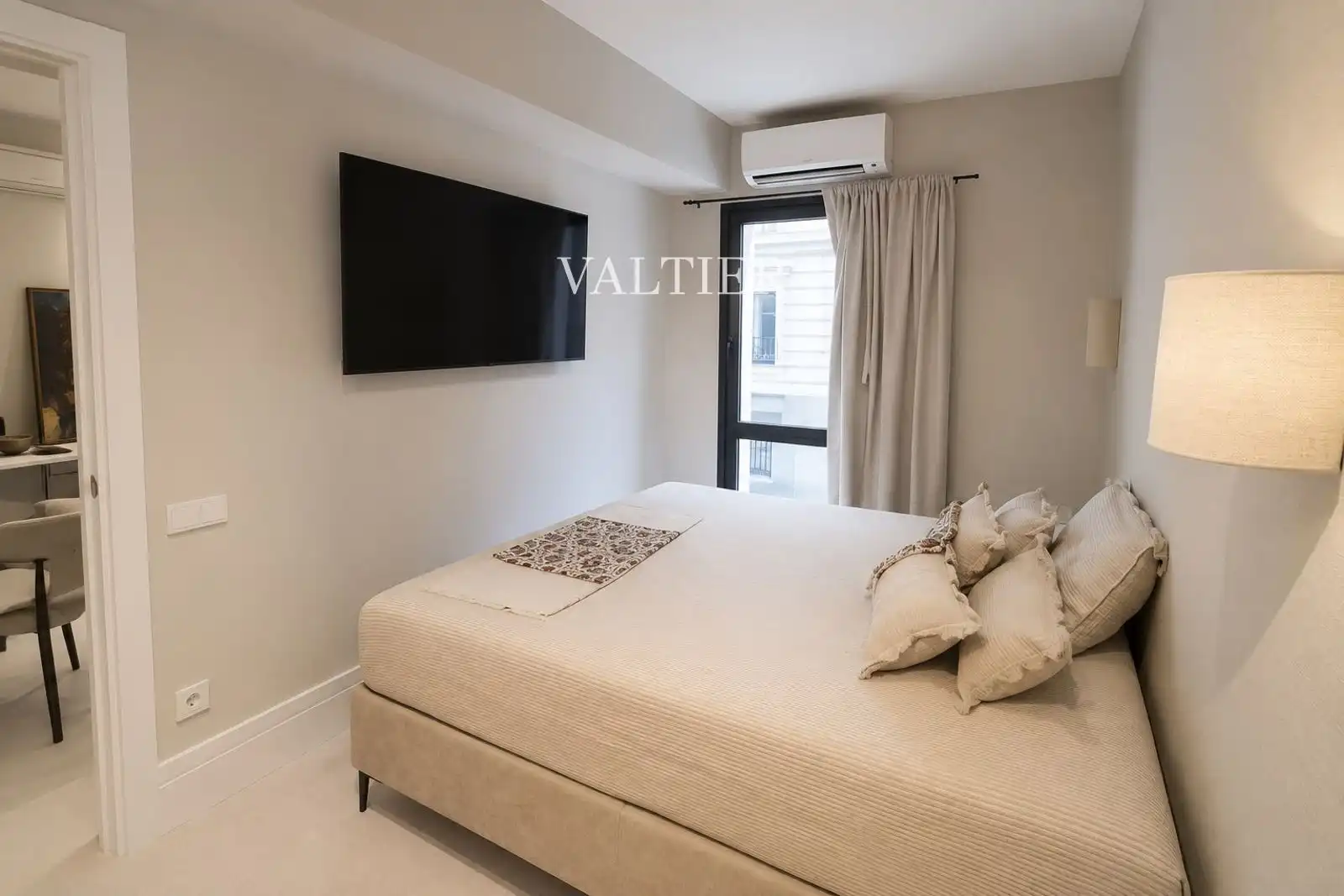 Bedroom of Flat for rent in Madrid  with Air Conditioner and Furnished