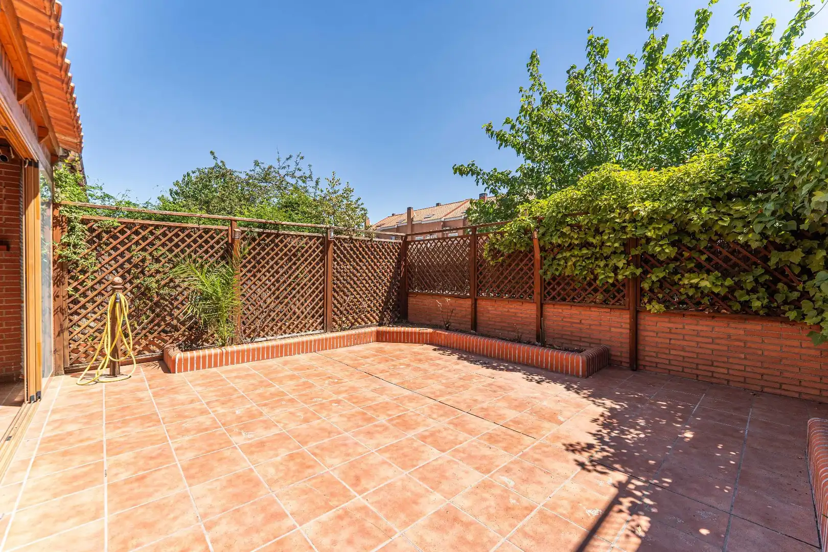Terraza de Casa adosada en venta en Fuenlabrada con Aire acondicionado, Calefacción y Jardín privado
