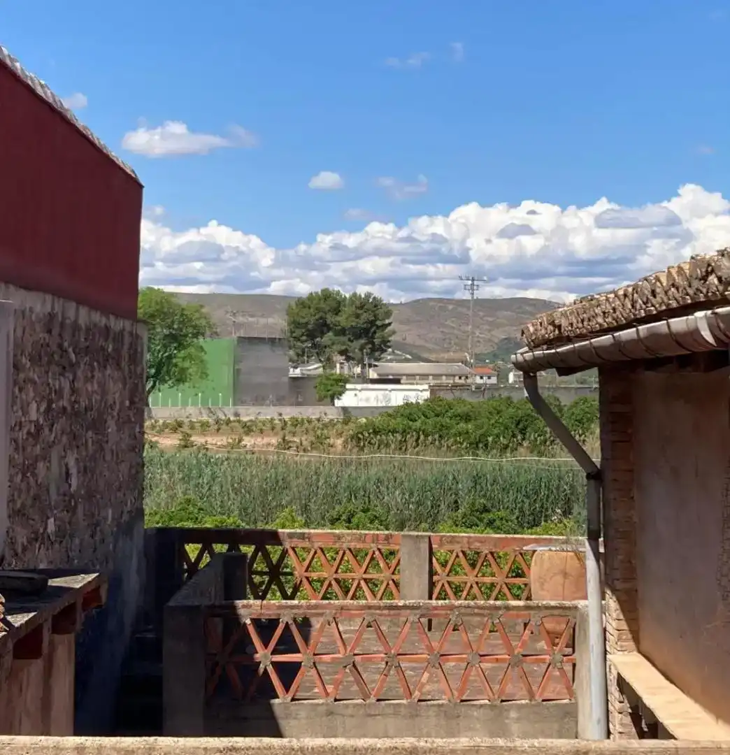 Vista exterior de Casa adosada en venda en Càrcer amb Balcó