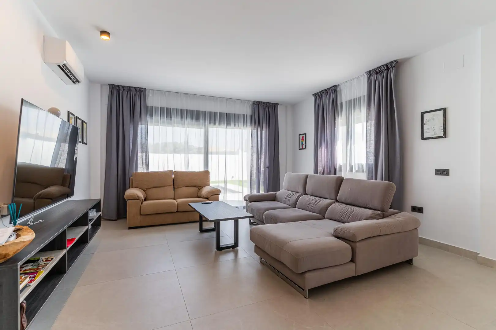 Sala de estar de Casa o chalet en venta en Chiclana de la Frontera con Jardín privado, Terraza y Piscina