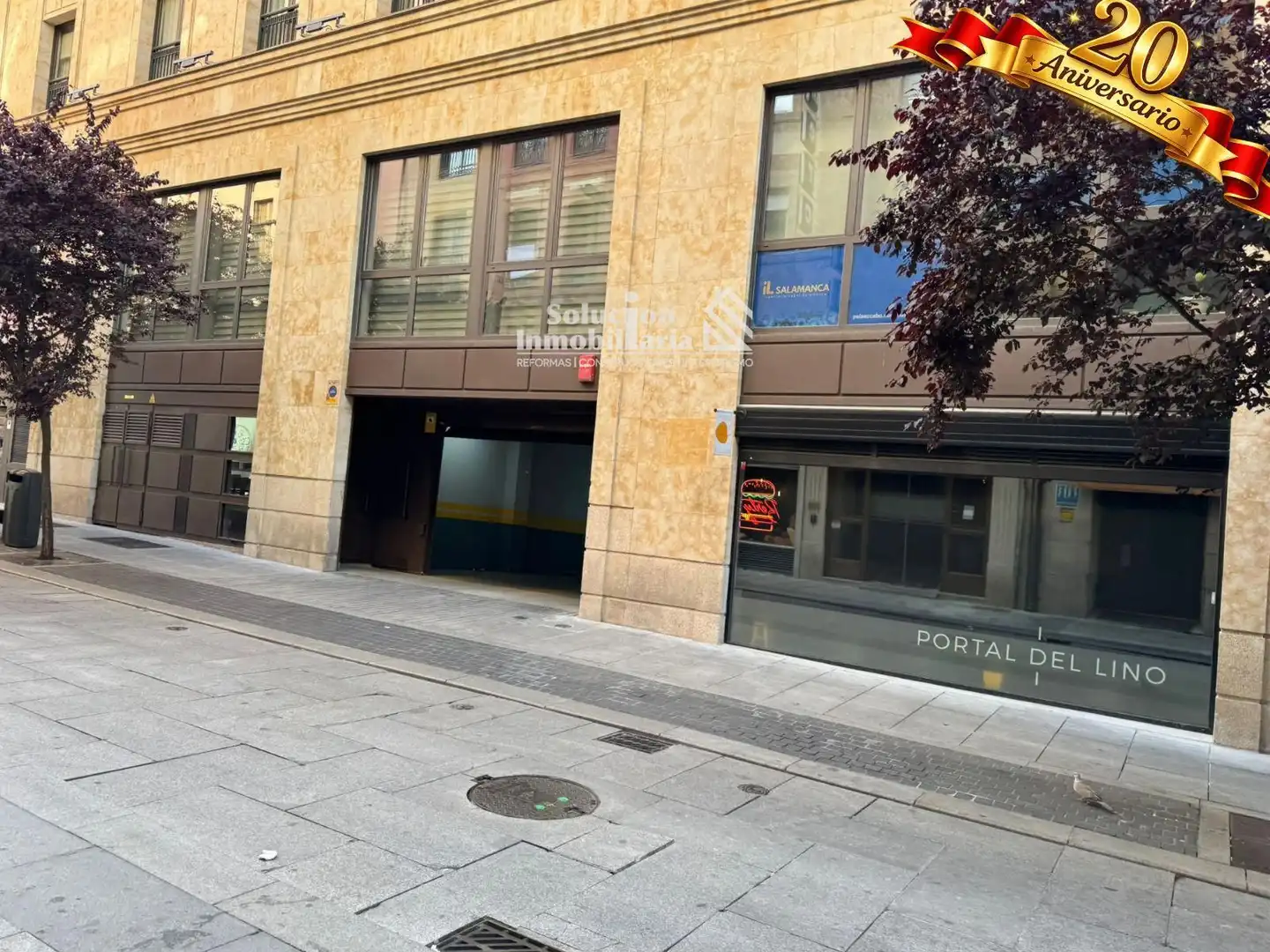 Außenansicht von Garage zum Verkauf in Salamanca