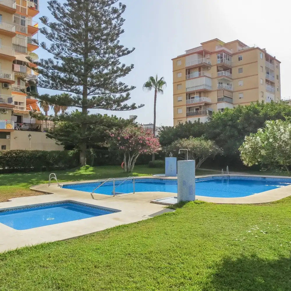 Piscina de Casa adosada en venta en Torrox con Aire acondicionado, Calefacción y Terraza