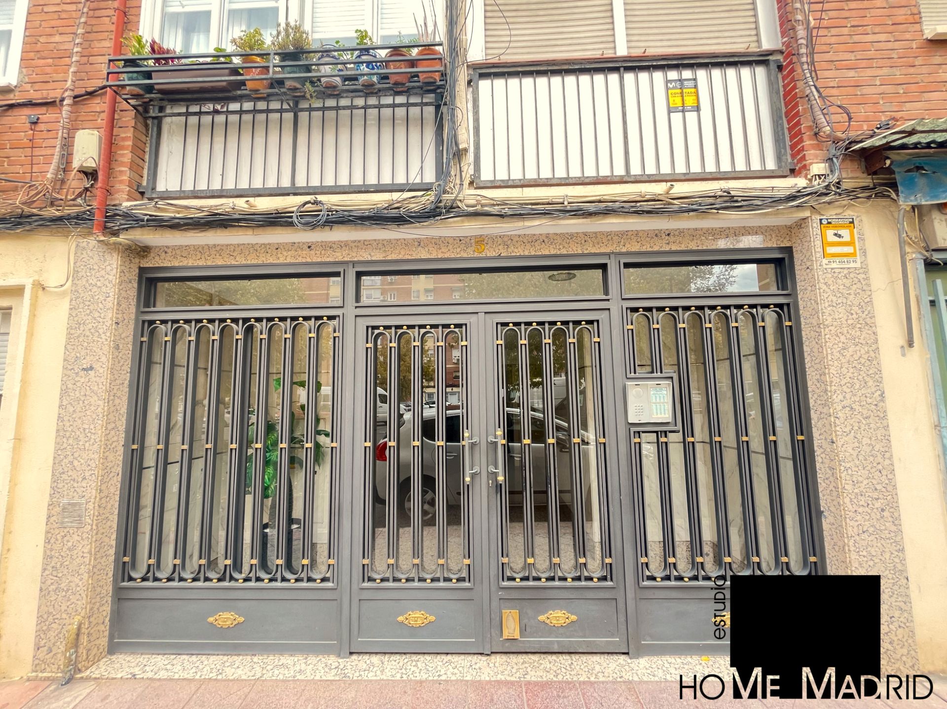 Vista exterior de Piso en venta en  Madrid Capital con Calefacción y Terraza