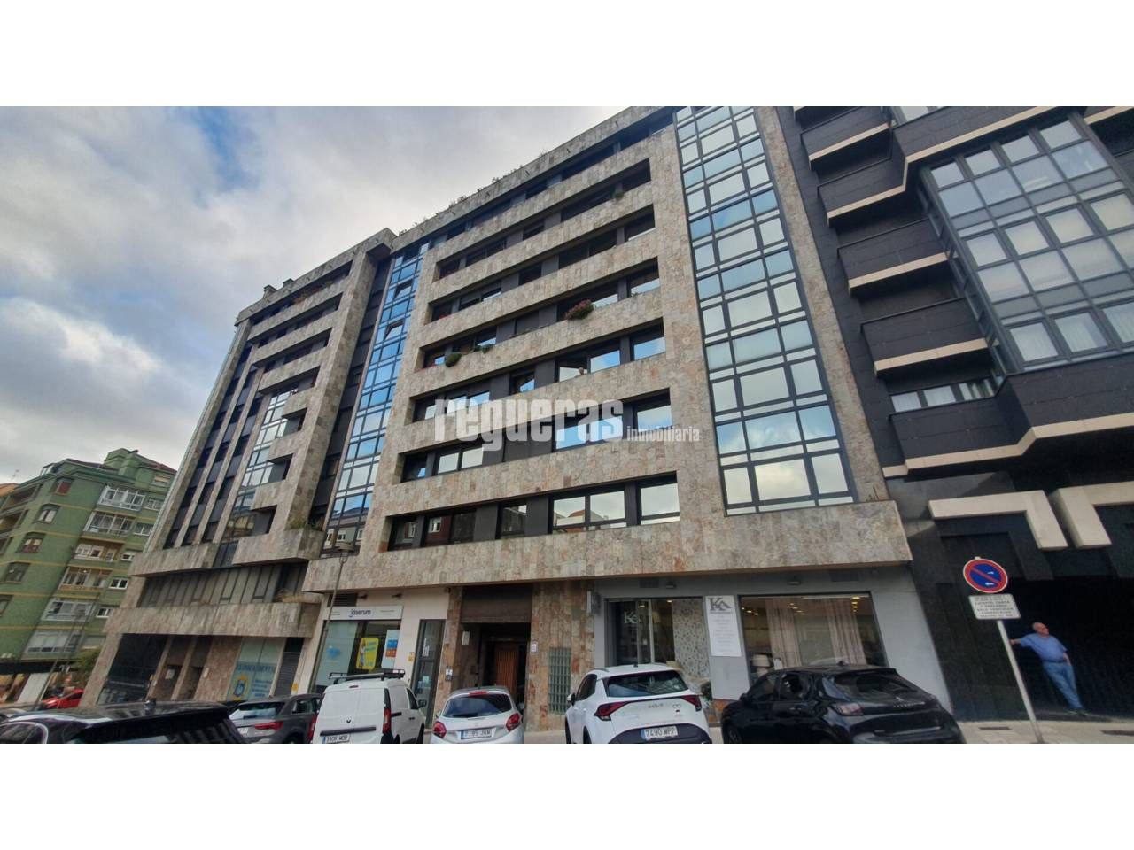 Vista exterior de Pis de lloguer en Avilés amb Calefacció, Parquet i Terrassa