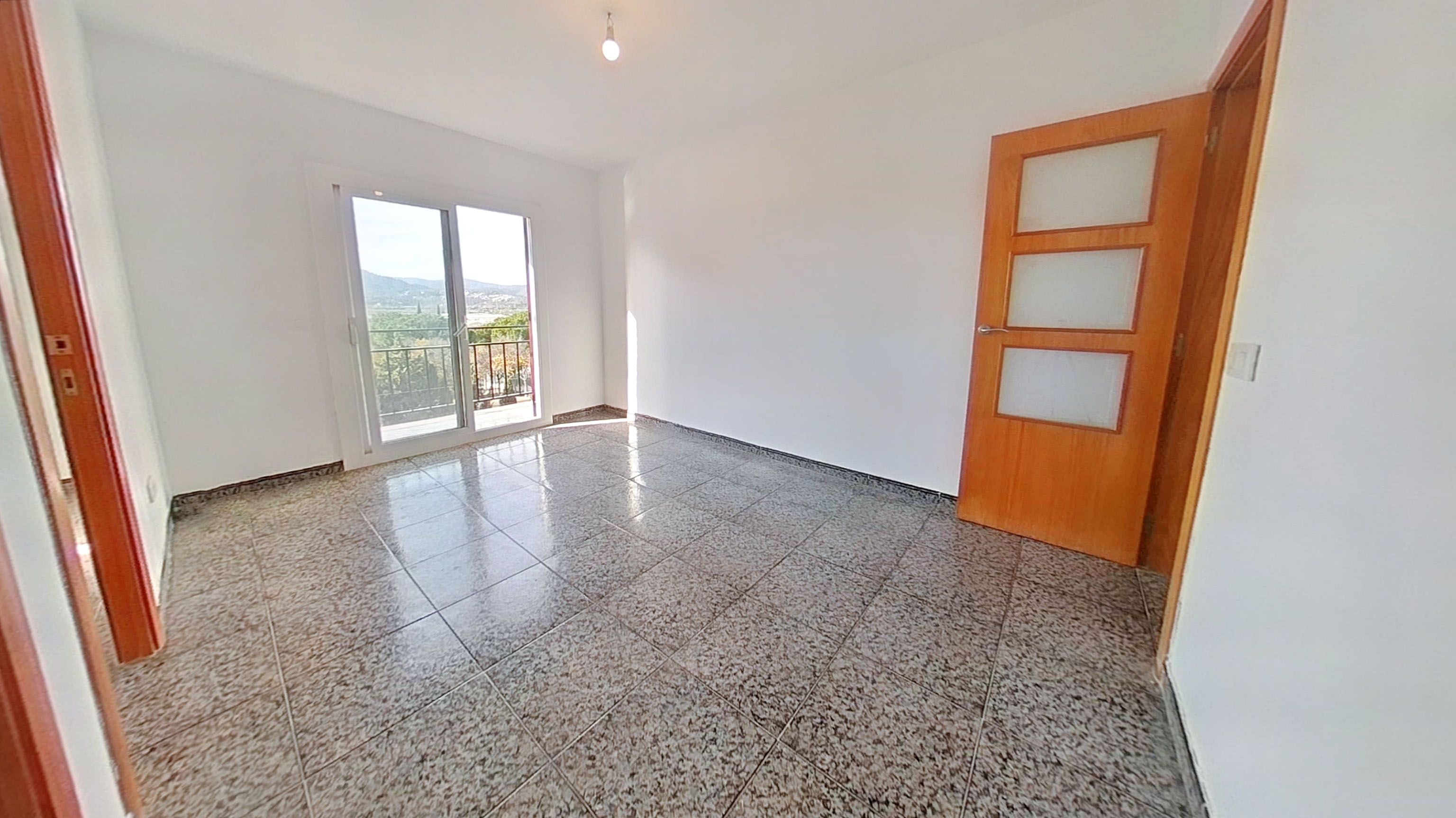 Exterior view of Flat for sale in Sant Feliu de Llobregat  with Oven