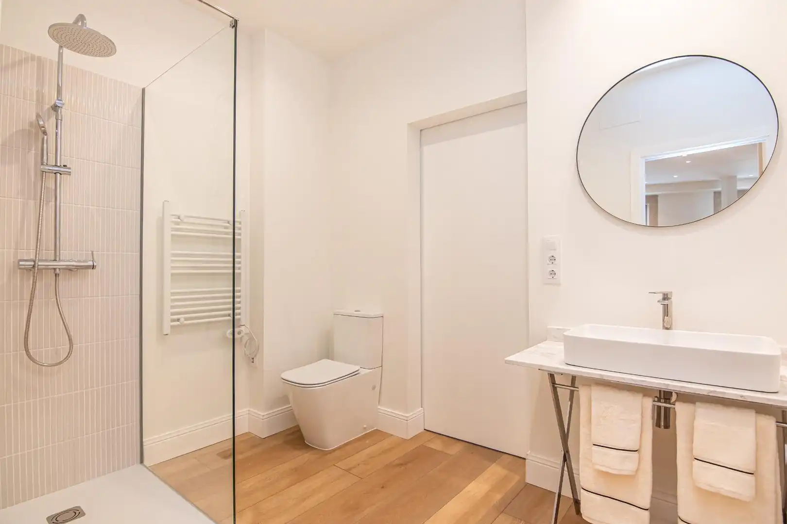Baño de Apartamento en venta en A Coruña Capital  con Calefacción