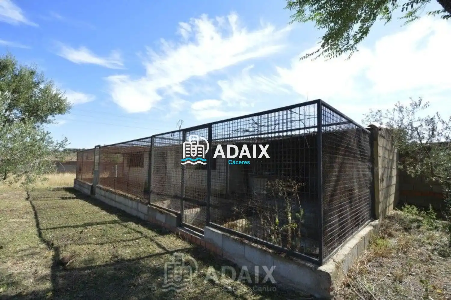 Jardí de Casa o xalet en venda en Cáceres amb Aire condicionat, Terrassa i Traster