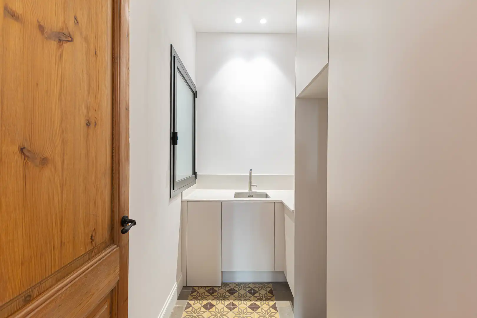 Badezimmer von Wohnung zum Verkauf in Barcelona mit Klimaanlage, Heizung und Balkon
