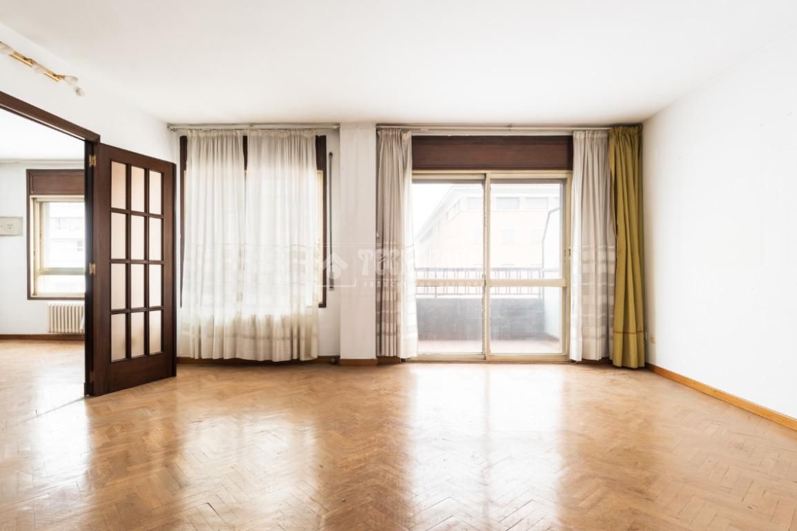 Living room of Flat for sale in  Zaragoza Capital  with Terrace
