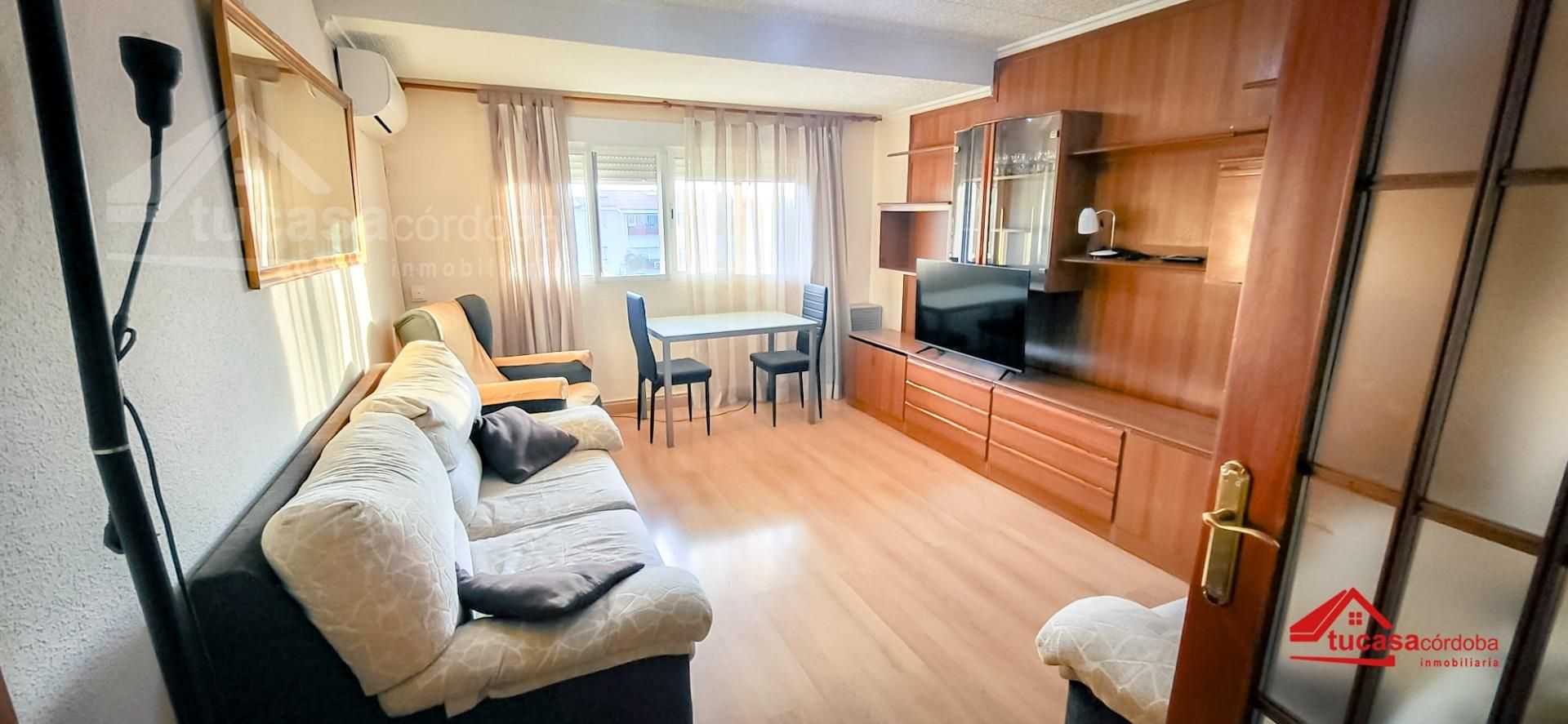 Sala d'estar de Pis en venda en  Córdoba Capital amb Aire condicionat i Parquet
