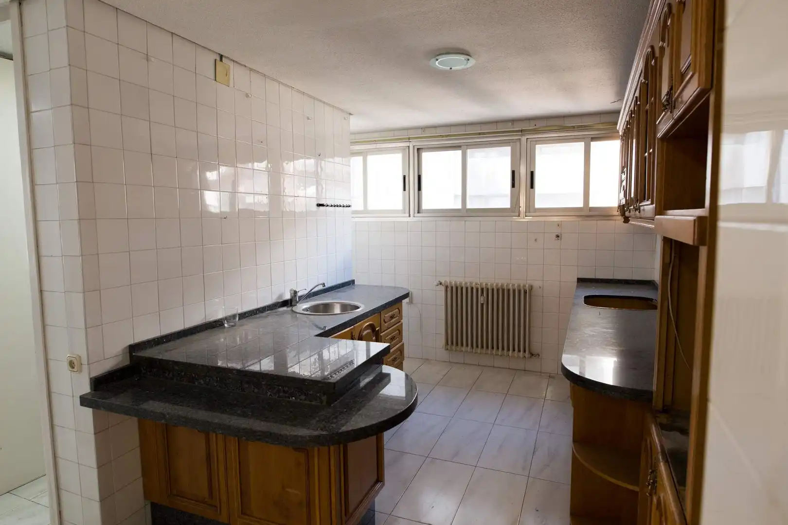 Cuina de Pis en venda en León Capital  amb Terrassa i Traster