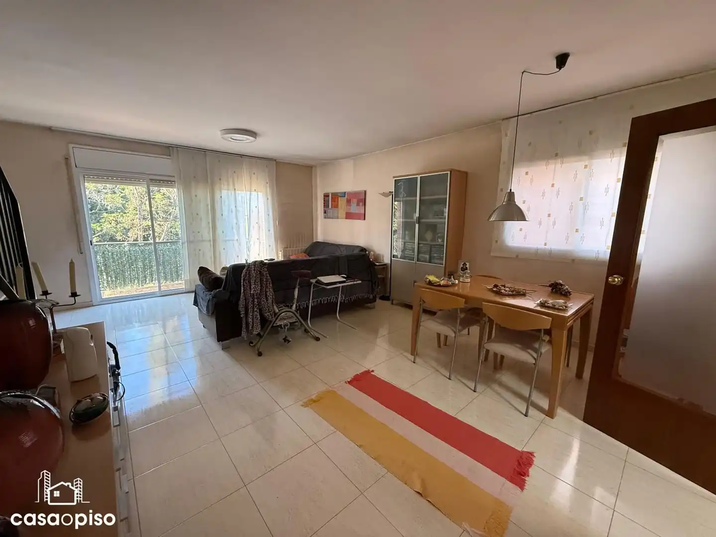Sala de estar de Casa adosada en venta en Santa Perpètua de Mogoda con Calefacción y Terraza