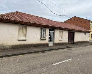 Casa o xalet en venda a Benavides