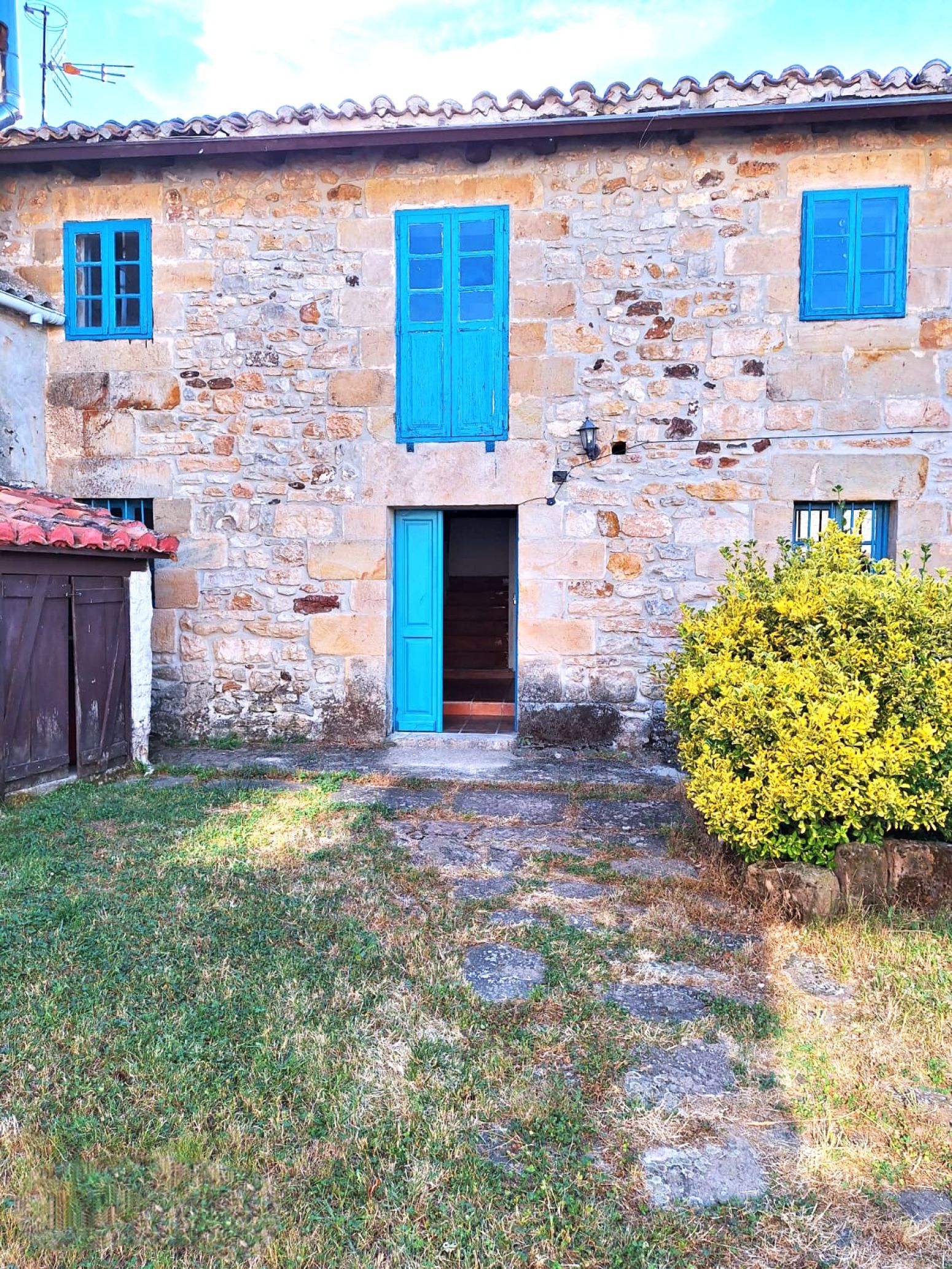Exterior view of House or chalet for sale in Pomar de Valdivia