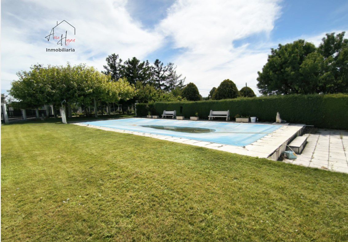 Swimming pool of House or chalet for sale in Villares de la Reina  with Heating, Private garden and Parquet flooring