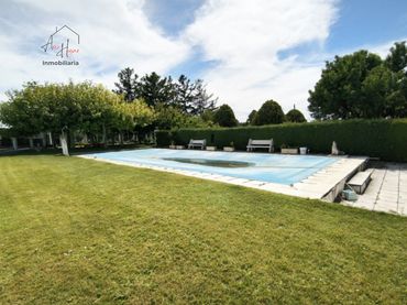 Villa con balcone in vendita a DS HERRENES