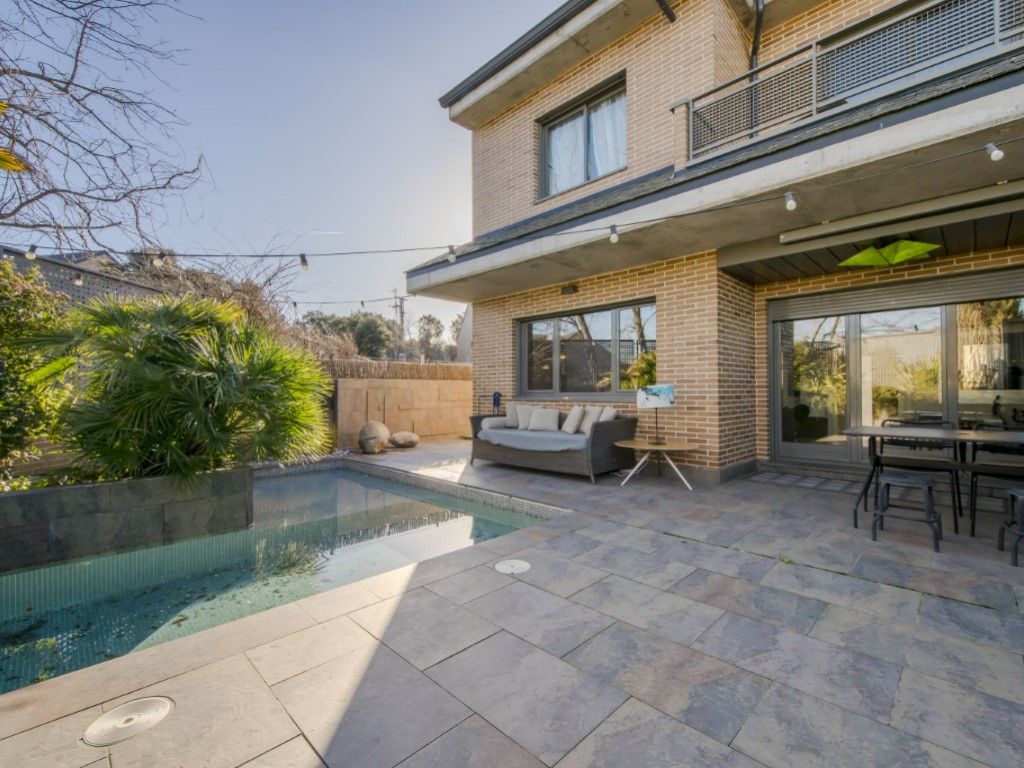 Casa adosada en venta en Valdepastores - Las Encinas