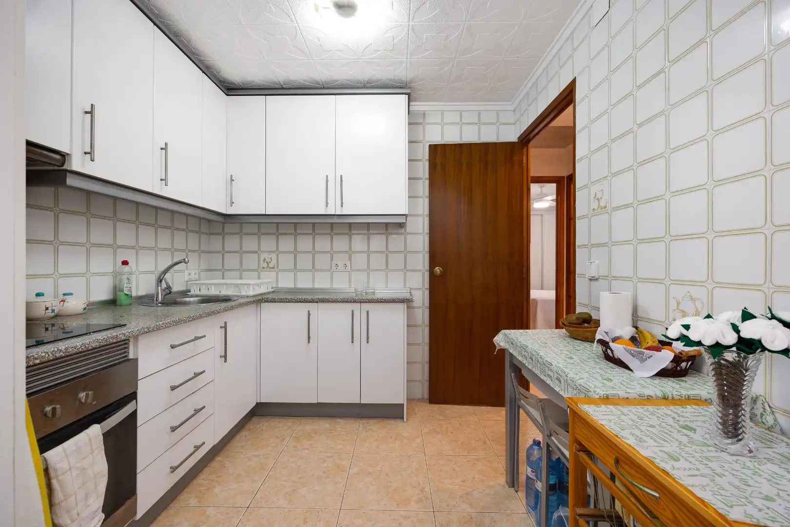 Cuina de Casa o xalet en venda en Torrevieja amb Jardí privat, Traster i Moblat