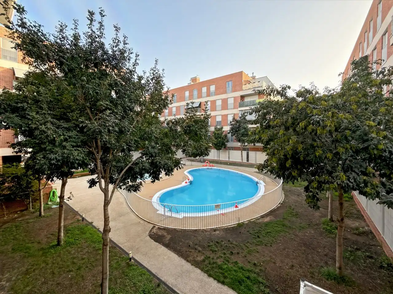 Piscina de Piso en venta en Torrejón de Ardoz con Calefacción, Terraza y Trastero