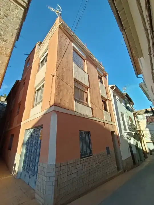 Casa en venda a Plaza Iglesia 8