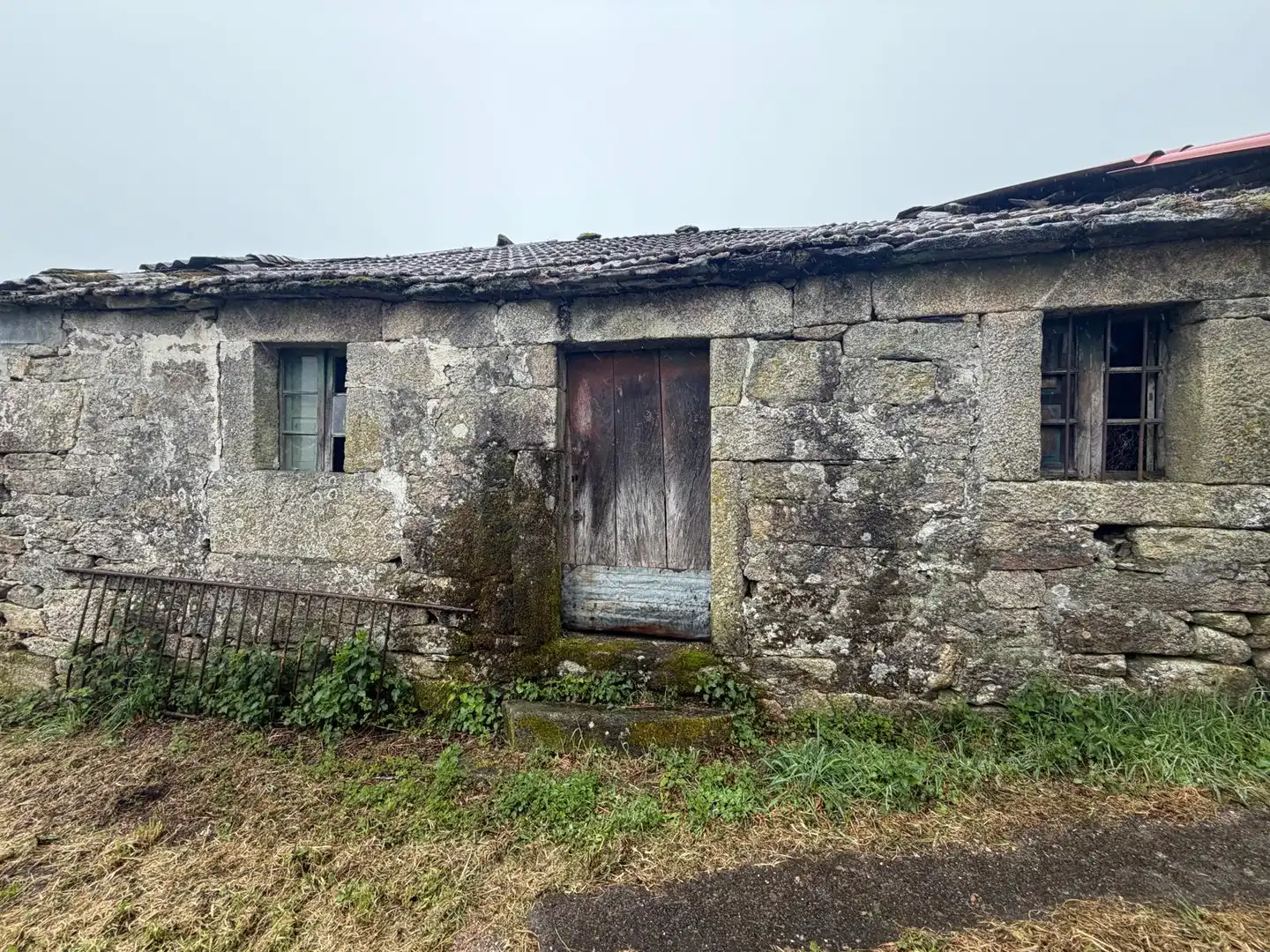 Vista exterior de Casa adosada en venda en Piñor amb Balcó